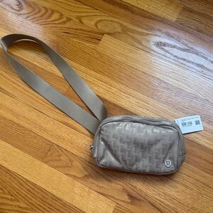 Lululemon Belt Bag - LLL Geo Pattern Jacquard Sheer Oak